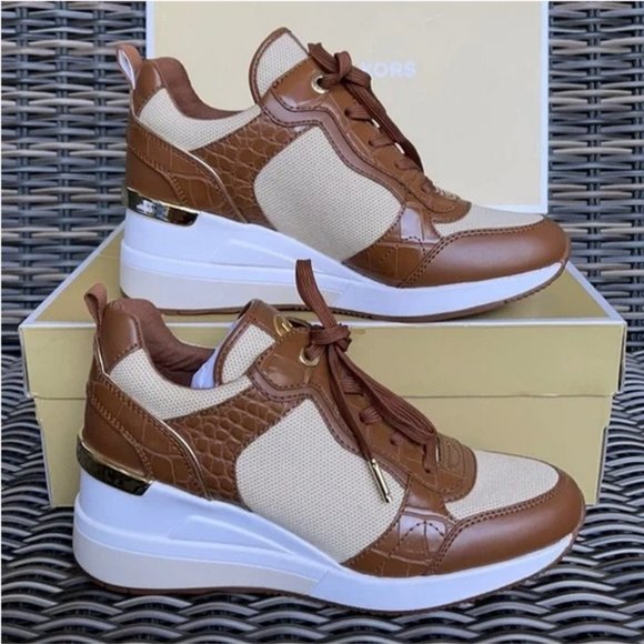 Michael Kors Crista Trainer Two Tone Canvas WMNS - Picture 2 of 16